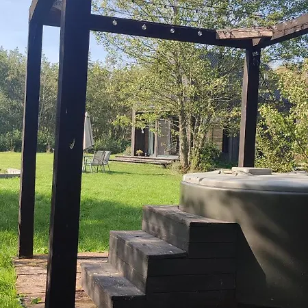 Дом отдыха Miedzy Olchami Nad Jeziorem. Caloroczne. Cisza, Spokoj. Барчево