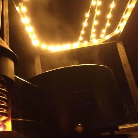 Vakantiehuis Miedzy Olchami Nad Jeziorem. Caloroczne. Cisza, Spokoj.