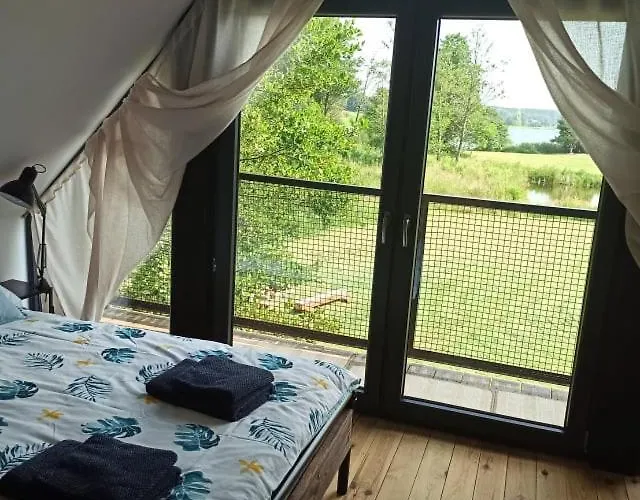 Miedzy Olchami Nad Jeziorem. Caloroczne. Cisza, Spokoj. 巴尔切沃