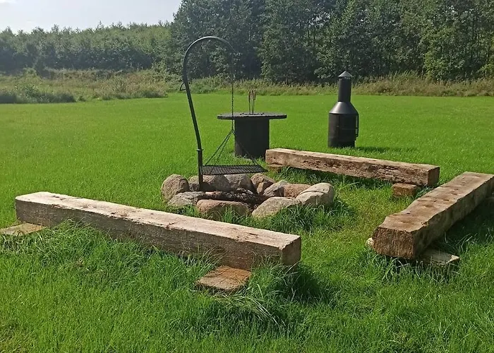 Miedzy Olchami Nad Jeziorem. Caloroczne. Cisza, Spokoj. 度假居